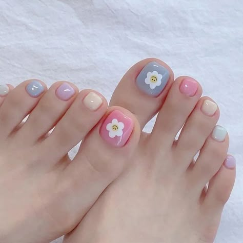 Nail Art Feet, Foot Nail Art, Simple Toe Nails, Toe Nail Art Designs, Feet Nail Design, French Pedicure, Pedicure Nail Designs, Unghie Nail Art, Foot Nail