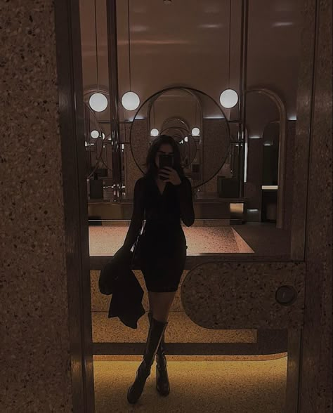 Night Out Aesthetics, Late Night Dress Aesthetic, Slay Girl Aesthetic, November Girl Aesthetic, Rich Party Girl Aesthetic, Faceless Girl Aesthetic Night, Classy Black Aesthetic, Night Lux Aesthetic, Bar Outfit Night Classy