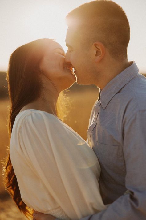 golden hour couple pictures, golden hour engagment photos, golden hour wedding photo, editorial engagement pictures, kissing engagment poses Couple Almost Kiss Reference, Fall Golden Hour Couples Shoot, Couple Golden Hour, Golden Hour Couples Photography, Golden Hour Photoshoot Couples, Sunset Field Engagement Photos, Engagement Photos Golden Hour, Engament Pics Picture Ideas, Sunrise Engagement Pictures