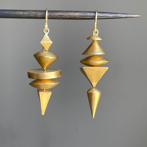 Movement Jewelry, Mid Century Earrings, Thanksgiving Jewelry, Contemporary Jewellery Designers, Architectural Jewelry, Modern Jewellery Design, Neo Geo, Contemporary Earrings, Art Jewelry Contemporary