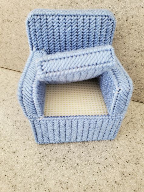 Plastic Canvas Chair Pattern, Plastic Canvas Patterns Free Doll House Barbie Furniture, Plastic Canvas Barbie Furniture Patterns, Plastic Canvas Doll Furniture Patterns, Plastic Canvas Doll Furniture, Plastic Canvas Toys, Plastic Canvas Barbie Furniture, Plastic Canvas Doll, Plastic Canvas Barbie