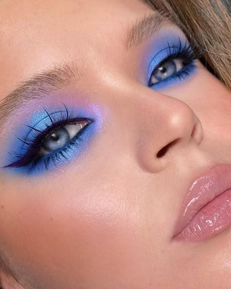 Russian Makeup, Eye Makeup For Blue Eyes, Nude Eye Makeup, Festival Make Up, Maquillage On Fleek, Makeup For Blue Eyes, Simple Makeup Tips, Velvet Texture, Colorful Eye Makeup