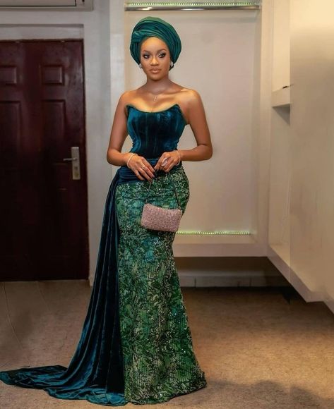 African Dresses Wedding, Velvet Aso Ebi Styles, Asoebi Dress Styles, Latest Designer Party Wear Dresses, Nigerian Asoebi, Nigerian Traditional Dresses, Lace Asoebi, Nigerian Lace Dress, Nigerian Dress Styles