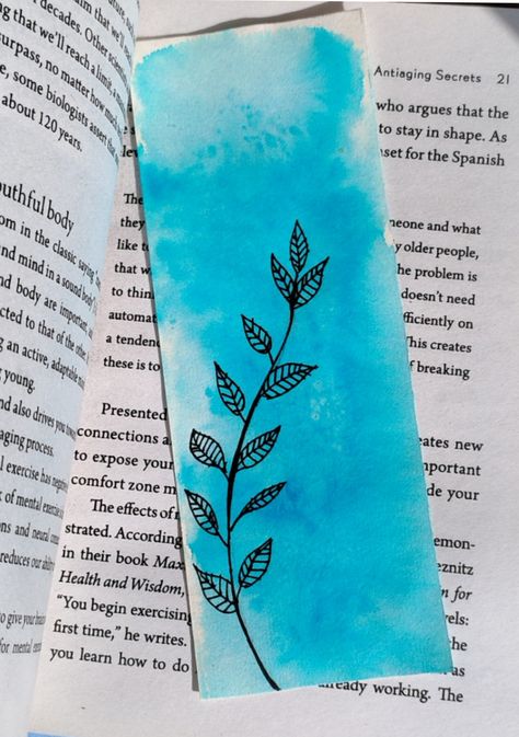 A pen work leaf bookmark on a blue background Blue Bookmark Ideas, Easy Bookmark Ideas Aesthetic, Book Mark Ideas Easy, Watercolor Bookmarks Ideas Aesthetic, Blue Book Mark, Doodle Bookmark, Blue Things To Draw, Blue Bookmark, Bookmark Pen