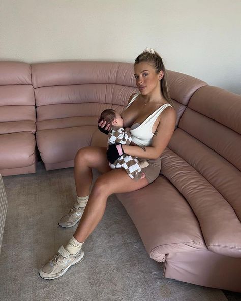 Tammy Hembrow, Working Mums, Sports Bra, Pumps, On Instagram, Instagram