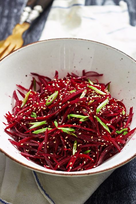 Beet Salad Recipe — Eatwell101 Colorful Salad Recipes, Healthy Chicken Spaghetti, Thanksgiving Salad Recipes, Salad Quinoa, Beet Salad Recipes, Salad Inspiration, Vegetable Salad Recipes, Yummy Salads, Beetroot Salad