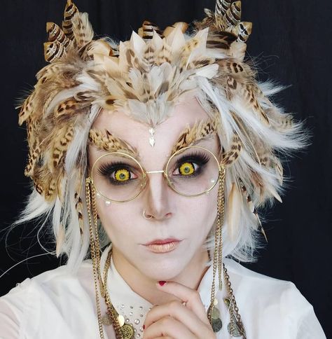 All credit to @misstwisted on Instagram Owl Cosplay, Owl Makeup, 5e Monsters, Owl Witch, Bird Makeup, Owl Costume, Owl Girl, Bird People, Night Court