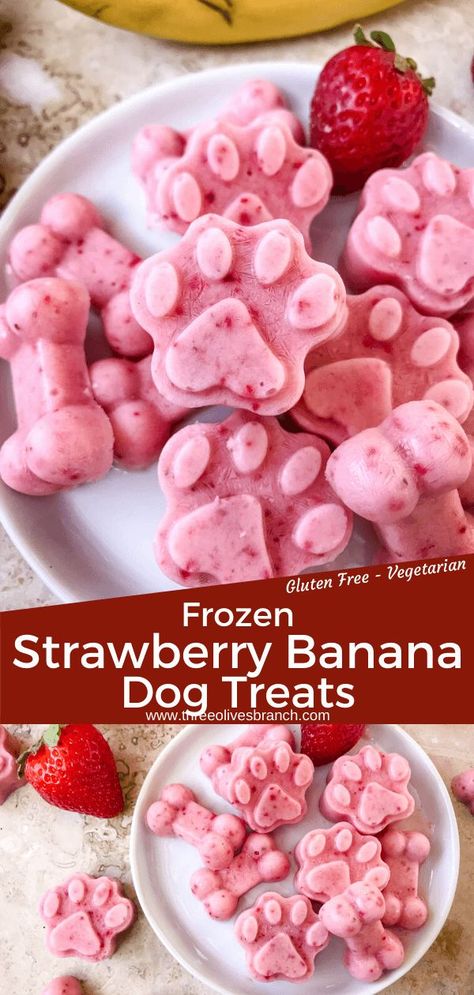 Banana Dog Treats, Homemade Dog Cookies, Pet Treats Recipes, Dog Treats Homemade Easy, Easy Dog Treat Recipes, Frozen Dog Treats, Frozen Strawberry, Dog Biscuit Recipes, Easy Dog Treats