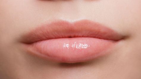 How to make lips look bigger | Hair & Beauty | Closer Online Dream Lips, Cupids Bow Lips, Apply Highlighter, Natural Beauty Remedies, Small Lips, Bottom Lip, Dark Lipstick, Beauty Remedies, Skin Care Solutions