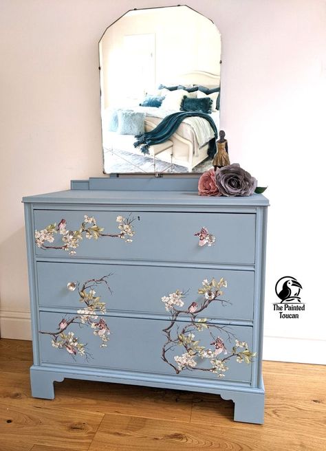 Blue Bedroom Dresser, Light Blue Bedroom, Mirror Crystal, Vintage Dressing Table, Dressing Table With Mirror, Table With Mirror, Vintage Chest Of Drawers, Dresser Chest, Vintage Chest