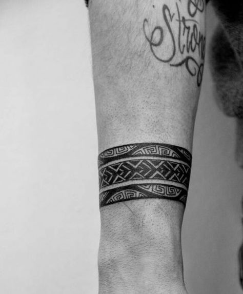 Tattoos Pulseras, Leg Band Tattoos, Stammestattoo Designs, Band Tattoos For Men, Maori Tattoos, Armor Tattoo, Forearm Band Tattoos, Band Tattoo Designs, Armband Tattoo Design