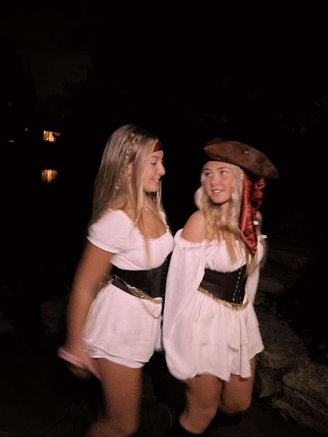 #bestfriends #halloween #halloweencostume #halloweencostumeinspo #pirates #party #cute Cute Halloween Costumes With Friends, Shimmer And Shine Halloween Costume, Easy Halloween Party Costumes, Pirates For Halloween, Pirate Cute Costume, Duo Blonde And Brunette Costume, Cute Original Halloween Costumes, Pirate Duo Costume, Two Friends Costumes