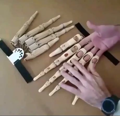 Articulated finger extensions Instruções Origami, Cosplay Tutorial, Cosplay Diy, Larp, Pretty Cool, Halloween Outfits, Halloween Diy, Sake, 3d Printing