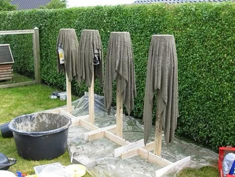 Concrete Leaves, Cement Flower Pots, Diy Concrete Planters, Cement Diy, Concrete Diy Projects, Tanah Liat, Cement Planters, Concrete Crafts, Concrete Pots