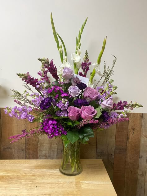 Purple Flower Arrangements Birthday, Orange And Purple Floral Arrangements, Purple Arrangements Floral Design, Purple Floral Arrangements Centerpieces, Purple Flowers Arrangements, Purple Flower Arrangements Centerpieces, Pink And Purple Flower Arrangements, Small Bouquet Ideas, Purple Arrangements