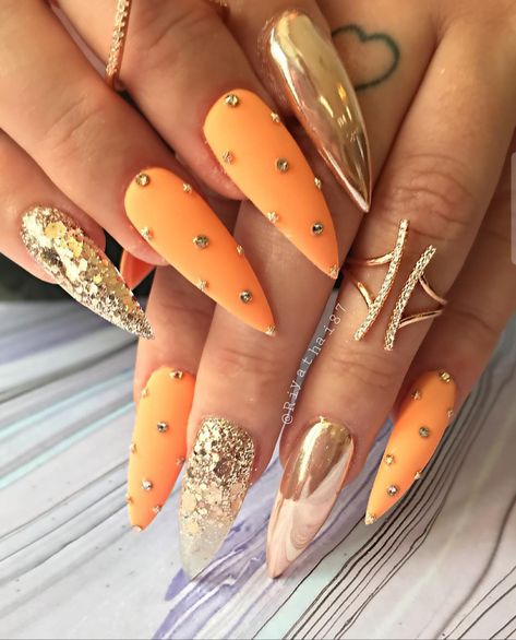 Orange Gold Nails, Orange And Gold Nails, Gold Toe Nails, Gold Stiletto Nails, Gem Nail Designs, Gold Gel Nails, Orange Nail Art, Orange Acrylic Nails, Nails Orange