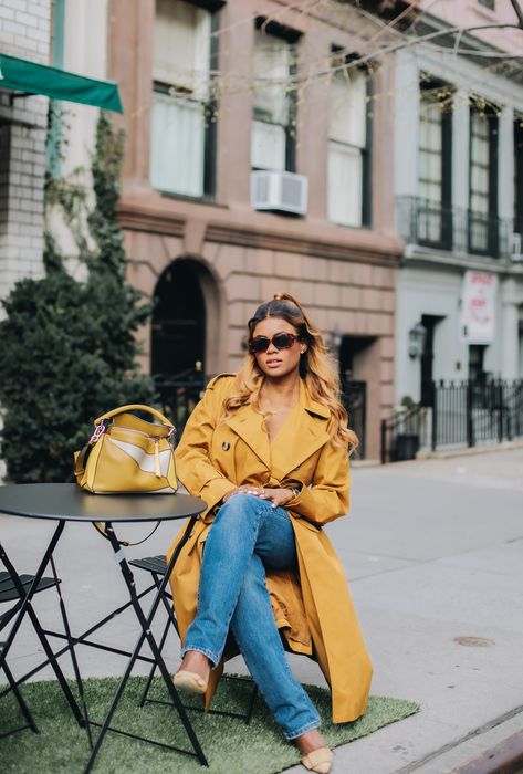 Yellow Trench Coat, Green Trench Coat, Classic Trench Coat, Gloomy Day, Style Blog, Wearing Black, Black Coat, Mustard Yellow, Favorite Color