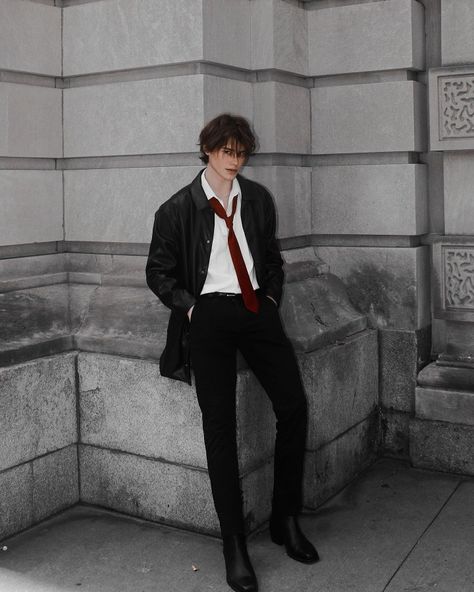 Starboy Poses Men, 70s Male Aesthetic, Royal Boy Aesthetic, Red Tie Outfit Men, Cocoplay Eyes, European Style Outfits, Grunge Outfits Men, Tie Outfit, Bad Boy Style