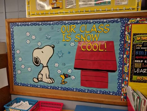 Charlie Brown Classroom Theme, Snoopy Themed Classroom, Peanuts Classroom Theme, Snoopy Bulletin Board Ideas, Peanuts Gang Classroom, Brown Classroom, Charlie Brown Classroom, Peanuts Classroom, Snoopy Decor