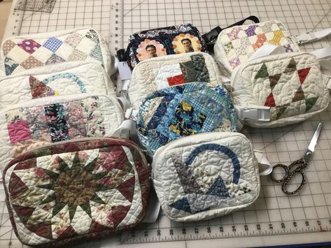 Quilt Fanny Pack, Quilted Sling Bag, Quilted Fanny Pack, Quilted Belt Bag, Quilted Items, Thread Crafts, Quilt Coat, Quilt Guild, Sling Bags