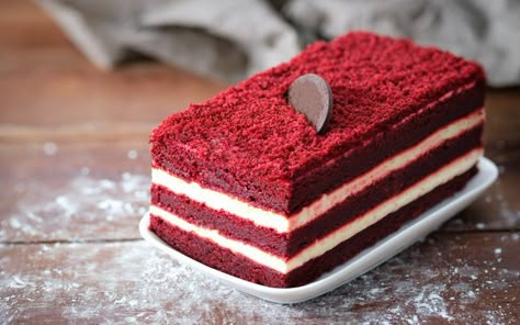 6 truques para fazer o bolo Red Velvet perfeito Bolo Red Velvet Receita, Blue Bakery, Red Food Dye, Coconut Smoothie Recipe, Bolo Red Velvet, Photography Reference, Dessert Cafe, Velvet Cake Recipes, Red Velvet Cake Recipe