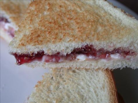 strawberry jam and cream cheese sandwhich for preschool snack? cut heart shape out of top bread to make for Valentine's Day?? Cream Cheese And Jelly, Cream Cheese Sandwiches, Low Sugar Jam, Jam Sandwich, Jelly Sandwich, Strawberry Jelly, Preschool Snacks, Laying In Bed, Whats For Lunch