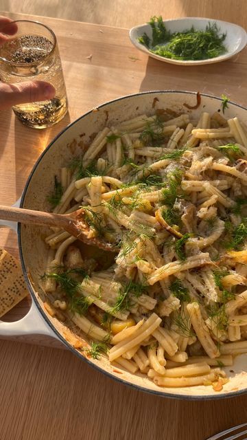 E D E N    G R I N S H P A N on Instagram: "What I cook after a long day of work in 30-ish minutes ✨

Inspired by my friend @carolinagelen fennel pasta. Such amazing flavor 👏🏻✨
 
EPISODE 10: Roasted Fennel and Lemon Pasta
 
Ingredients 
·       2 fennel, sliced, save fronds for finishing 
·       1 cup extra virgin olive oil
·       1/2 small lemon thinly sliced- seeds removed and the other half juiced
·       1 head of garlic, sliced in half 
·       3/4 tsp aleppo chili (you can sub chili flakes here)
·       2 anchovies 
·       2 tsp kosher salt
·       Cracked black pepper 
·       500 grams pasta- I used casarecce but you can use what you have on hand 
·       1 cup grated parm 
·       Pasta water- save 
 
to plate 
·       Freshly grated parm 
·       Fennel fronds
 
Directions Parm Pasta, Fennel Fronds, Fennel Pasta, Fun Pasta, Roasted Fennel, Pasta Water, Pasta Ingredients, Lemon Pasta, Garlic Head