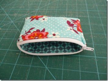 Coin Purse With Zipper, Small Zip Pouch Coin Purses, Change Purses To Sew, Small Change Purses Diy, Diy Zipper Pouch Easy Coin Purses, Sewn Coin Purse, How To Sew A Coin Purse Free Pattern, Simple Coin Purse Pattern, Coin Pouches Diy