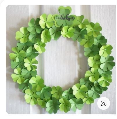 Cricut Paper Wreath, Diy St Patricks Day Decorations Easy, St Patrick Wreath, Easter Office Decor, St Patrick’s Day Party Decor, St Patrick’s Day Decorations, St Patrick’s Day Decor, Saint Patricks Day Crafts, St Patricks Day Diy