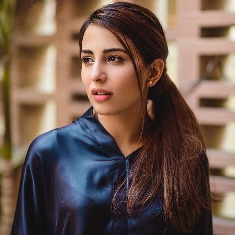 Ushna Shah on Instagram: "👀 ———————————— For interview with Ally Adnan for Dunya News. Find link temporarily on my bio or go to my official facebook page…" Ushna Shah, Pizza Guy, Twitter News, Pizza Delivery Guy, Pakistani Actress, Male Face, Pakistani Fashion, Scandal, Actors & Actresses