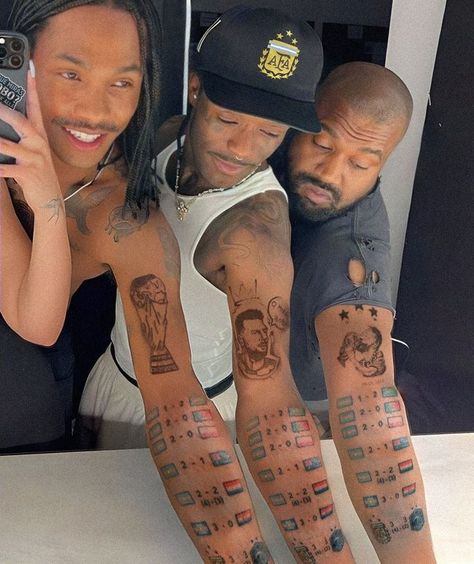 Rap Profile Picture, Rap Pfp, Ken Carson Wallpaper, Kanye Tattoo, Yeat Pfp, Rapper Tattoos, Chief Keef Wallpaper, Breaking Bad Funny, Carl Johnson