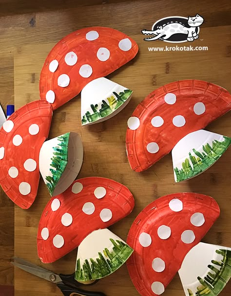 krokotak | MUSHROOM CRAFT Fall Crafts For Toddlers, Snail Craft, Paper Plate Crafts For Kids, Mushroom Crafts, Paper Plate Crafts, Plate Crafts, Fall Crafts For Kids, Autumn Crafts, Toddler Art