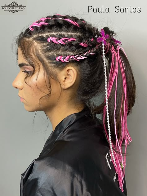 Hiphop Hairstyles Girl, Hiphop Dance Hairstyles, Hiphop Hairstyles Dance, Hiphop Hairstyles, Hiphop Makeup, Hip Hop Hairstyles, Hip Hop Hair, Running Hair, Holiday Hairstyles Easy