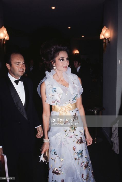 News Photo : La comtesse Jacqueline de Ribes à l'anniversaire... Jacqueline De Ribes, Soft Dramatic, Diana Vreeland, Elegant Girl, High Society, Fashion People, 60s Fashion, Vintage Elegant, Harper's Bazaar