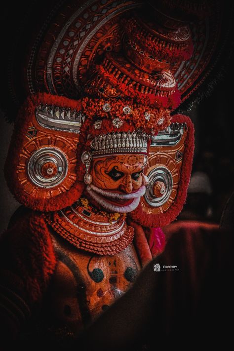 Theyyam Wallpaper, Muthappan Wallpaper Hd, Theyyam Photography, Kerala Art Forms, Kathakali Face, Kerala Art, Culture Logo, Hindu Tattoos, Ganpati Bappa Photo