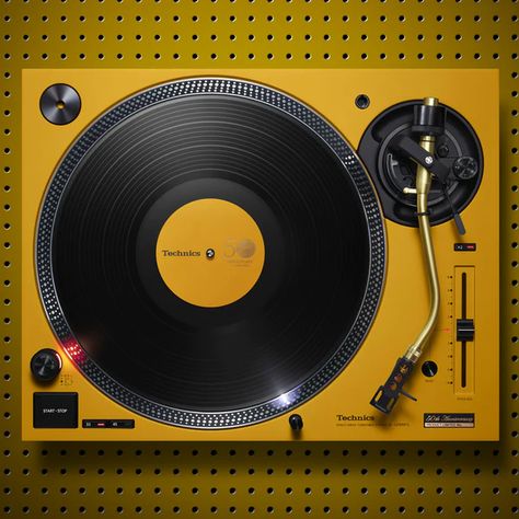 Hey Dj, Technics Sl 1200, Technics Turntables, Turntable Vintage, Vintage Hifi, Music Things, Poster Background, Poster Background Design, Vintage Diy