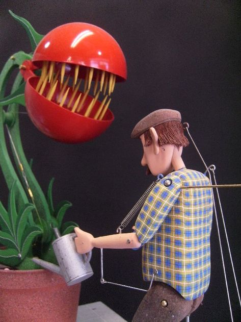 Killer Tomato – Keith Newstead Automata Automata Diy How To Make, Automaton Diy, Automata Diy, Automata Toys, Kinetic Toys, Mechanical Projects, Dremel Carving, Donation Box, Mechanical Clock