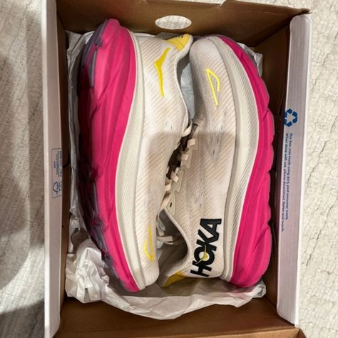 Hoka Clifton 9 pink and cream eggnog Hoka Clifton 9 Pink, Hoka Clifton 9, Clifton 9, Hoka Clifton, Hoka Shoes, Size 7, Size 6, Brand New, Cream