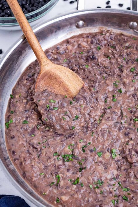 Refried Black Beans Recipe, Refries Black Beans Recipe, Black Bean Refried Beans, Refried Black Beans, Black Beans Recipe, Mexican Black Beans, Refried Beans Recipe, Low Carb Crackers, Black Bean Recipes