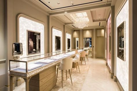 Nirav Modi Unveils High Jewelry At Paris Biennale Des Antiquaires Before London Boutique Debut Luxury Jewelry Shop, Jewelry Store Displays, Jewelry Store Interior, 6th October, Jewelry Store Design, Jewellery Shop Design, Showroom Interior Design, Jewellery Showroom, Diamond Jewelry Store