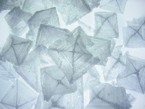 This a macro made of some very large Maldon Sea Salt crystals. All Maldon Salt crystals have this wonderful pyramid shape, it is a natural process. Types Of Salt, Maldon Salt, Salt Pool, Moon Projects, How To Make Crystals, Salt Crystals, Pyramid Shape, Salt Crystal, Crystal Formations