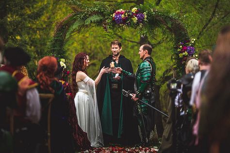 I just. . . I have no words.  This wedding is like out of a fantasy-lover's dream.  Epic.  Absolutely epic. Medieval Wedding Theme, Lotr Wedding, Nerdy Wedding, Themes Wedding, Geek Wedding, Viking Wedding, Medieval Wedding, Gothic Wedding Dress, Tauriel