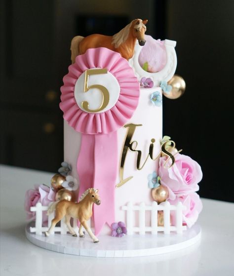 Horse Cake Design Ideas, Horse Theme Party Ideas, Birthday Cake Horse Theme, Horse Themed Cake, Cowgirl Birthday Cakes, Cowgirl Cake, Birthday Horse, Horse Birthday Cake, Cowgirl Cakes