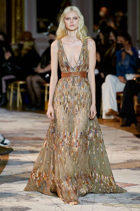 Zuhair Murad Haute Couture 2022, Zuhair Murad 2022, Ootd Party, Zuhair Murad Couture, 2022 Couture, 2022 Runway, Zuhair Murad Haute Couture, Runway Gowns, Spring Couture