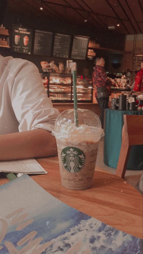 Starbucks Date Couple, Starbucks With Boyfriend, Starbucks Date Aesthetic, Coffee Date With Boyfriend, Fake Snap Pics Jealous Bf, Fake Date Pictures, Cafe Pics, Starbucks Date, Jealous Boyfriend