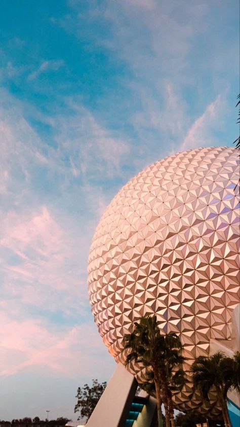 Disney Parque, Disney World Pictures, Spaceship Earth, Disney Background, Disney Iphone, Cute Disney Pictures, Disney Photography, Disney Epcot, Old Disney