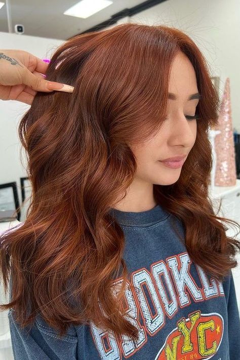 Fashion Bax Nail Color 2023, Hair Color Ideas Summer, Ginger Brown Hair, Hair Styles For Medium Hair, Reddish Brown Hair Color, Copper Brown Hair Color, Copper Blonde Hair Color, Copper Brown Hair, Copper Hair Dark