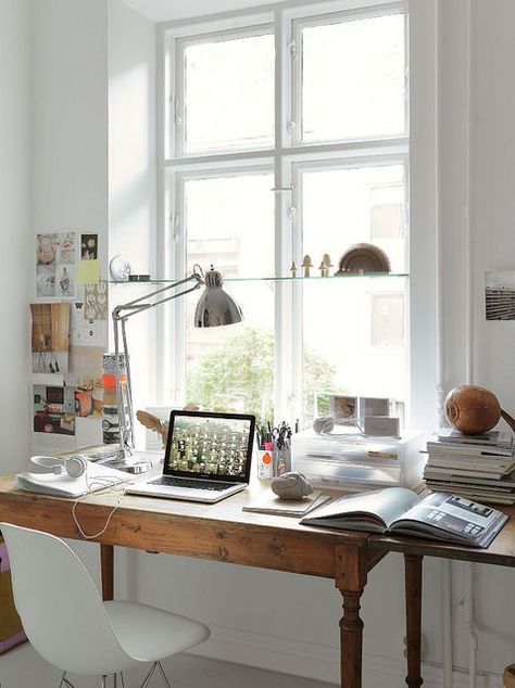 Home Office Inspiration, Studio Office, Creative Workspace, Decor Studio, Workspace Inspiration, Office Workspace, Creative Spaces, Design Del Prodotto, Work Spaces