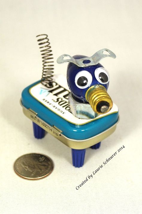 Cute recycled material dog Junk Sculpture Recycled Art, Found Object Sculpture Art Projects, Junk Art Ideas Recycling, Found Object Art Assemblages, Assemblage Art Found Object, Junk Sculpture, Recycled Robot, Assemblage Art Dolls, Tin Can Art