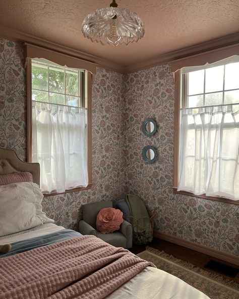 ➡️ Swipe to see the before! ➡️ How sweet is this little girl’s bedroom? I am definitely of the opinion that wallpapering *all* the walls can really make the whole space feel elevated! As I’m beginning to tackle my own daughters’ bedroom, it instantly took me back to the sweet room! Well, that wallpaper isn’t going to hang itself…so back to work! #girlbedroom #girlbedroomdecor #beforeandafter #beforeandafterhome #wallpaper #wallpaperlove #pinkbedroom #cottage #grannychic #grandmacore Wallpaper For Room Aesthetic, Traditional Girls Bedroom, Girls Cottage Bedroom, Cottage Girls Room, Cottage Girls Bedroom, Vintage Girls Bedroom, Wallpapered Bedroom, Grandmacore Bedroom, English Cottage Bedroom